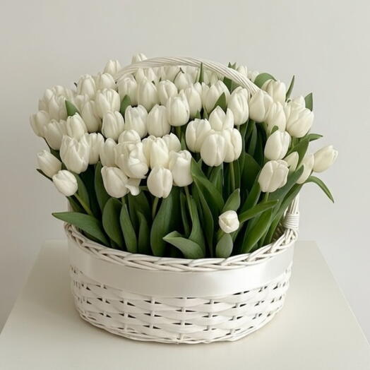 Корзина белых тюльпанов «Умиротворение»