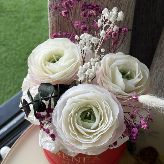 باقة زهور رانونكولس من شمع النحل