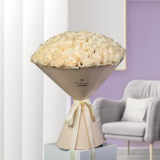 Reloj de arena 101 rosas blancas