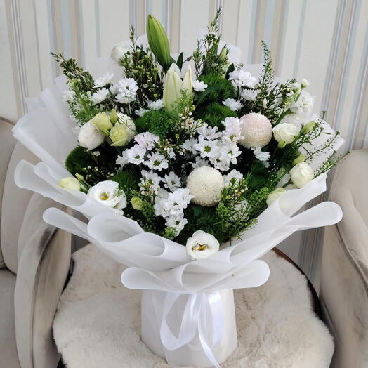 Elegant White Lily Rose Bouquet