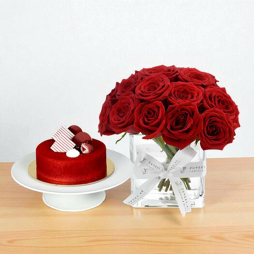 Ваза с 21 красной розой   Торт Красный бархат