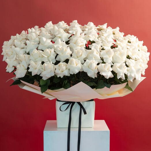 Fate of Ophelia -white rose Bouquet (large)