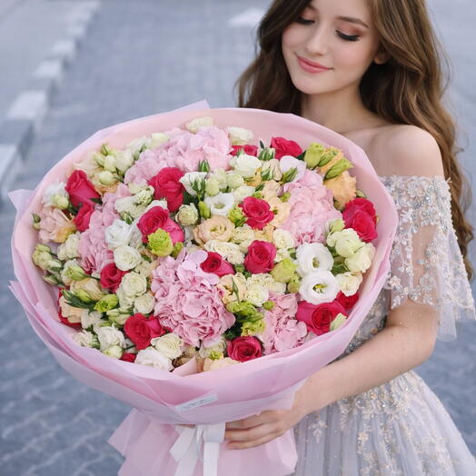 Luxury Mixed Pink   Red Rose Bouquet