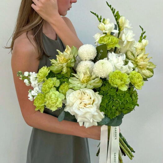 «Garden» bouquet (size S) — Veggie rose, dianthus, hydrangea