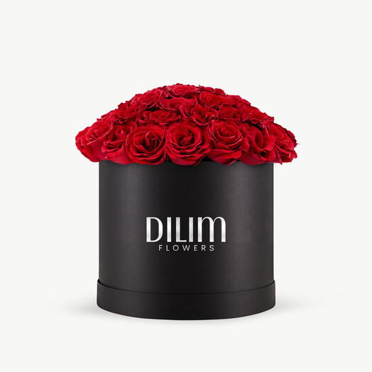 Средняя коробка с красными розами
