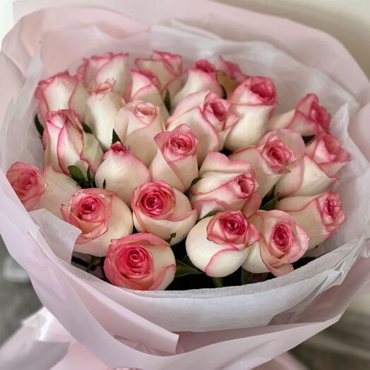 Роскошный букет из 20 роз Jumelia Pink