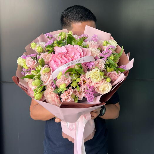 Soft Garden Whisper| Hydrangeas | Lisianthus