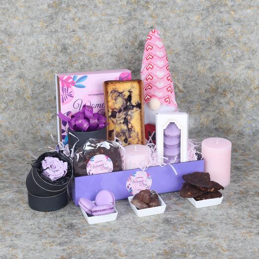 Подарочный поднос к женскому дню фиолетовый