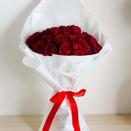 Classic Red Roses Bouquet - Timeless Elegance