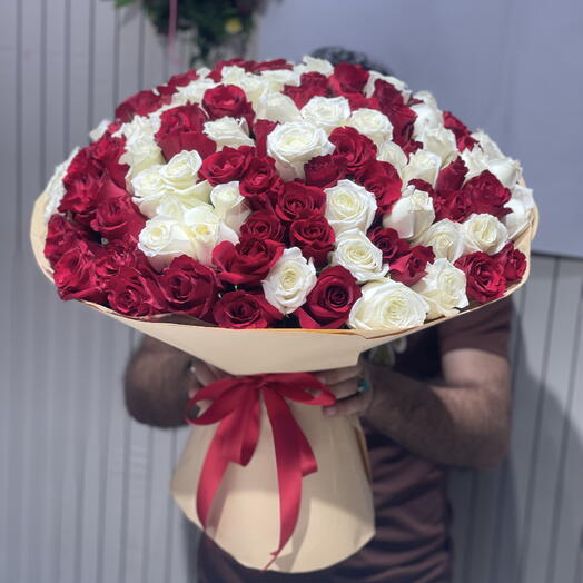 Ramo de rosas mixtas de lujo