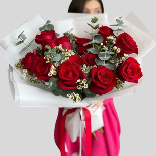 Роскошный букет из 19 красных роз на День святого Валентина