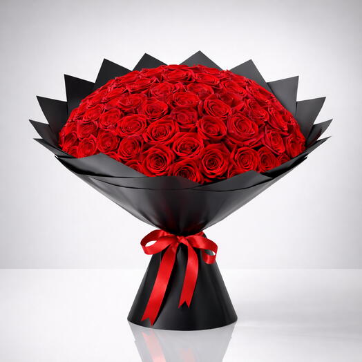 Фирменная романтика – 101 роза в чёрном