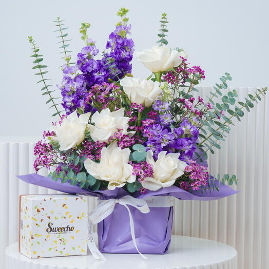 Jarrón Purple Bloom con chocolate