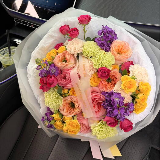 Dopamine bouquet with premium roses/hydrangea/ same day delivery