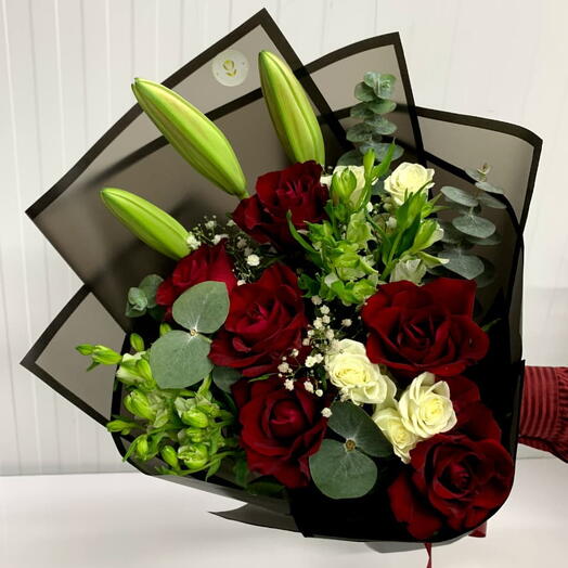 Scarlet love bouquet