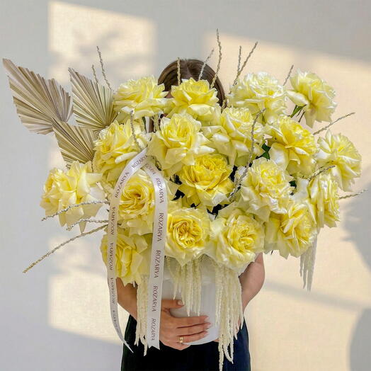 علبة ورود كريمية