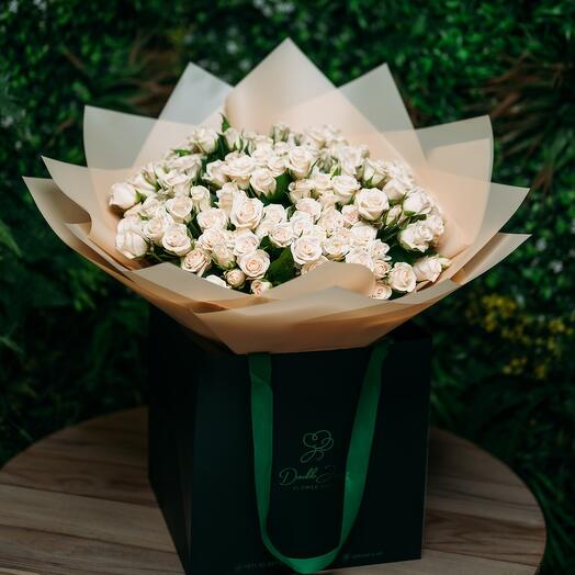 Porcelana spray rose bouquet