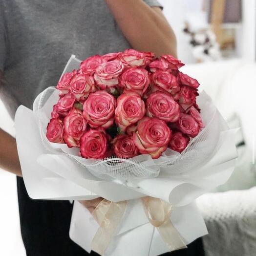 Bouquet of pink roses