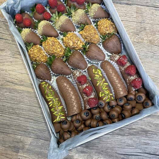 White box (Size XL + blueberries and bananas)