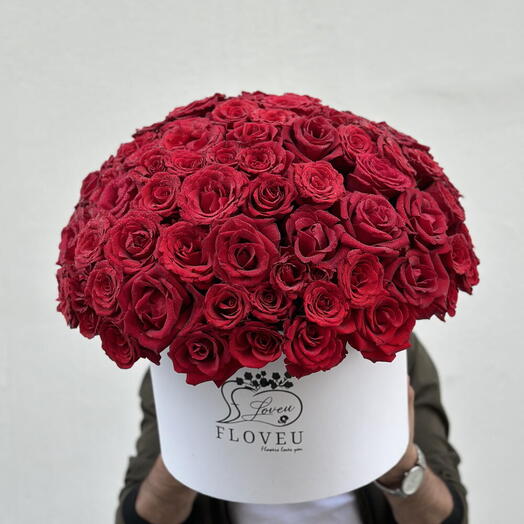 100 red roses in a white box