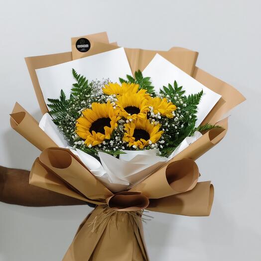 Летний букет из подсолнухов