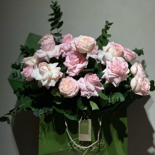 Пышный розовый