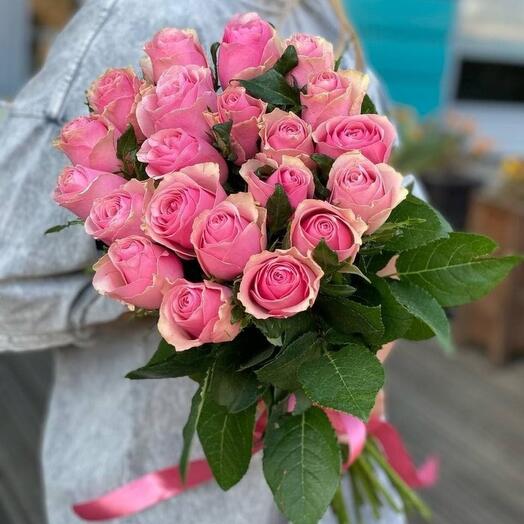 Pink roses bundle