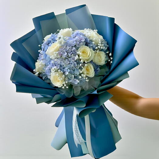 💙 Королевский синий! Сине-белые розы для смелого и элегантного образа! BlueRoses LuxuryFlowers