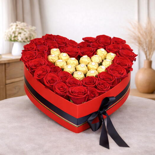Heart of Love – 35 Roses   Choco Box