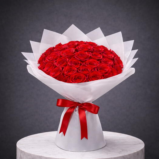 Королевская любовь – 33 белых роз