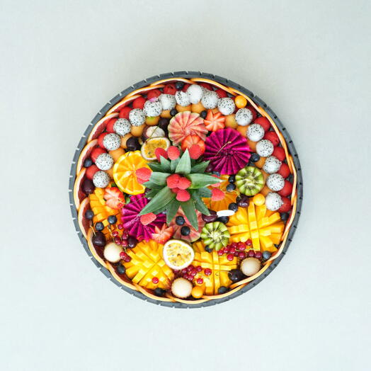 صينية فواكه مقطعة فقط