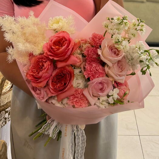 Bouquet with premium hydrangeas and roses