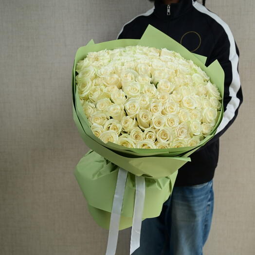 101 White Roses Bouquet-1824