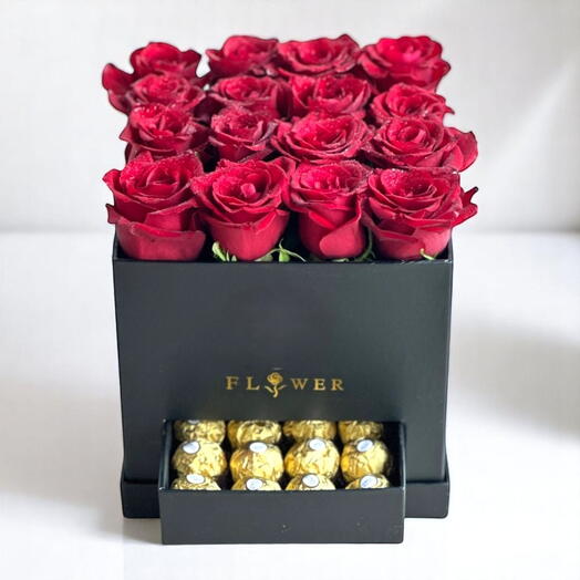 Romantic Box of 16 Red Roses   16 Ferrero Rocher Chocolates  Perfect Valentine s Gift