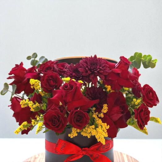 Sombrerera floral Encanto Carmesí