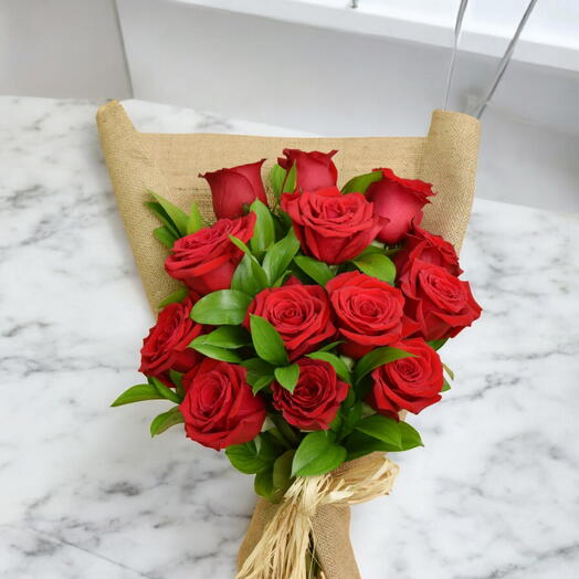 Романтический букет красных роз