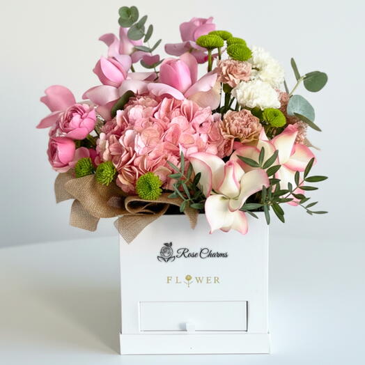 Caja de flores Susurro Rosa de lujo