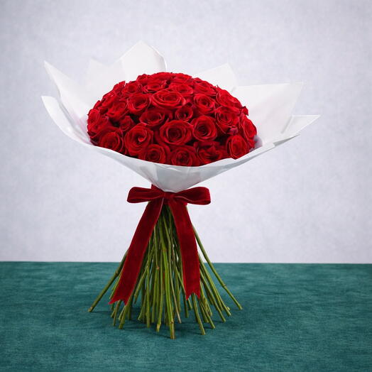 Айвори Нуар Элеганс – букет из 51 красной розы