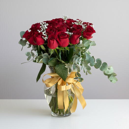 25 красных роз в вазе | Вневременный подарок ко Дню святого Валентина Дубай
