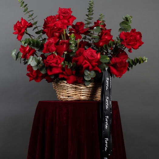 Red Rose Basket