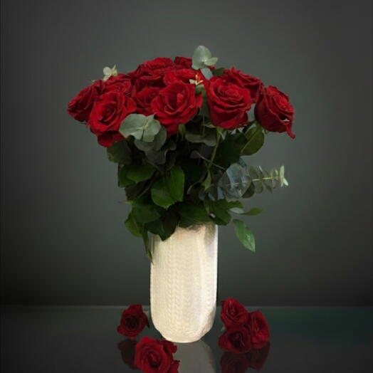 ARREGLO DE ROSAS EN JARRÓN