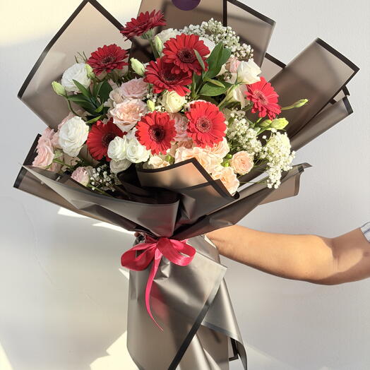 Luxury Red Gerbera   Peach Roses Bouquet – Premium Flower Delivery Dubai