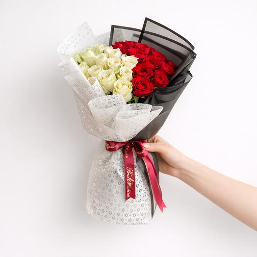 Pétalos Blancos y Rojos