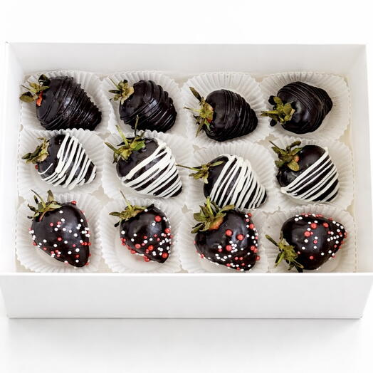 فراولة فاخرة مغموسة بالشوكولاتة – 12 قطعة