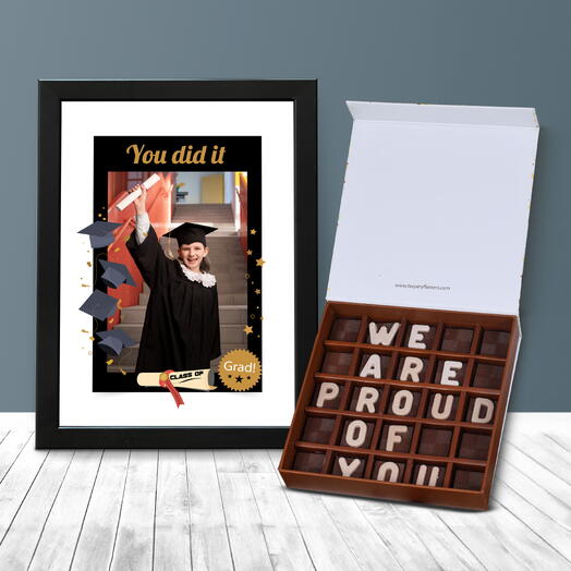 Персонализируйте фоторамку и шоколадные конфеты Sweecho. Мы гордимся вами.