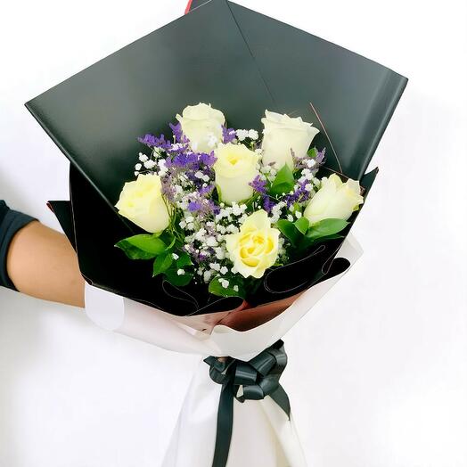 6 white Rose Bouquet