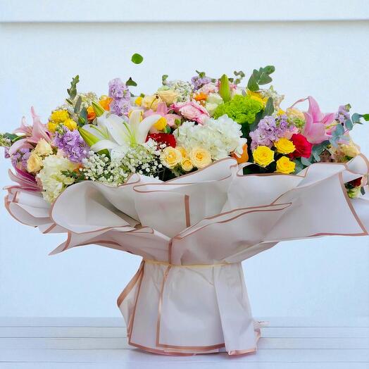 Grand Luxe Mixed Flowers Hand Bouquet