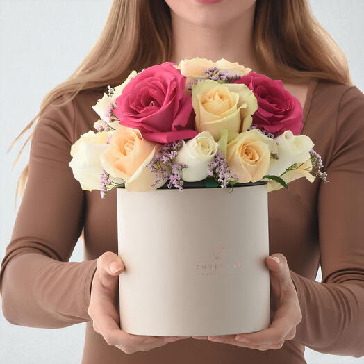 Элегантный микс роз – флористический подарок Sand Box