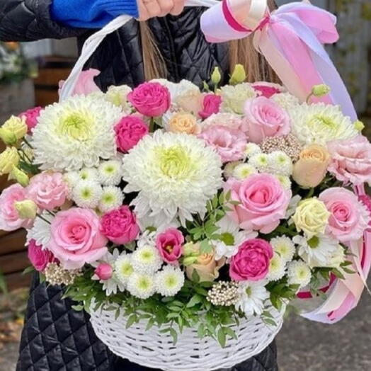 Gardenya Flowers in Basket