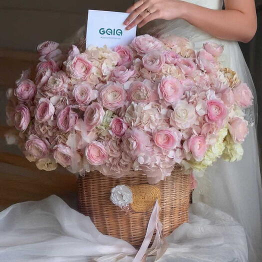 Розовая корзина